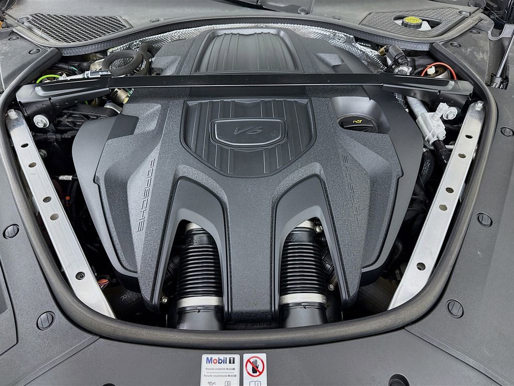 Certified 2023 Porsche Panamera Platinum Edition image 34