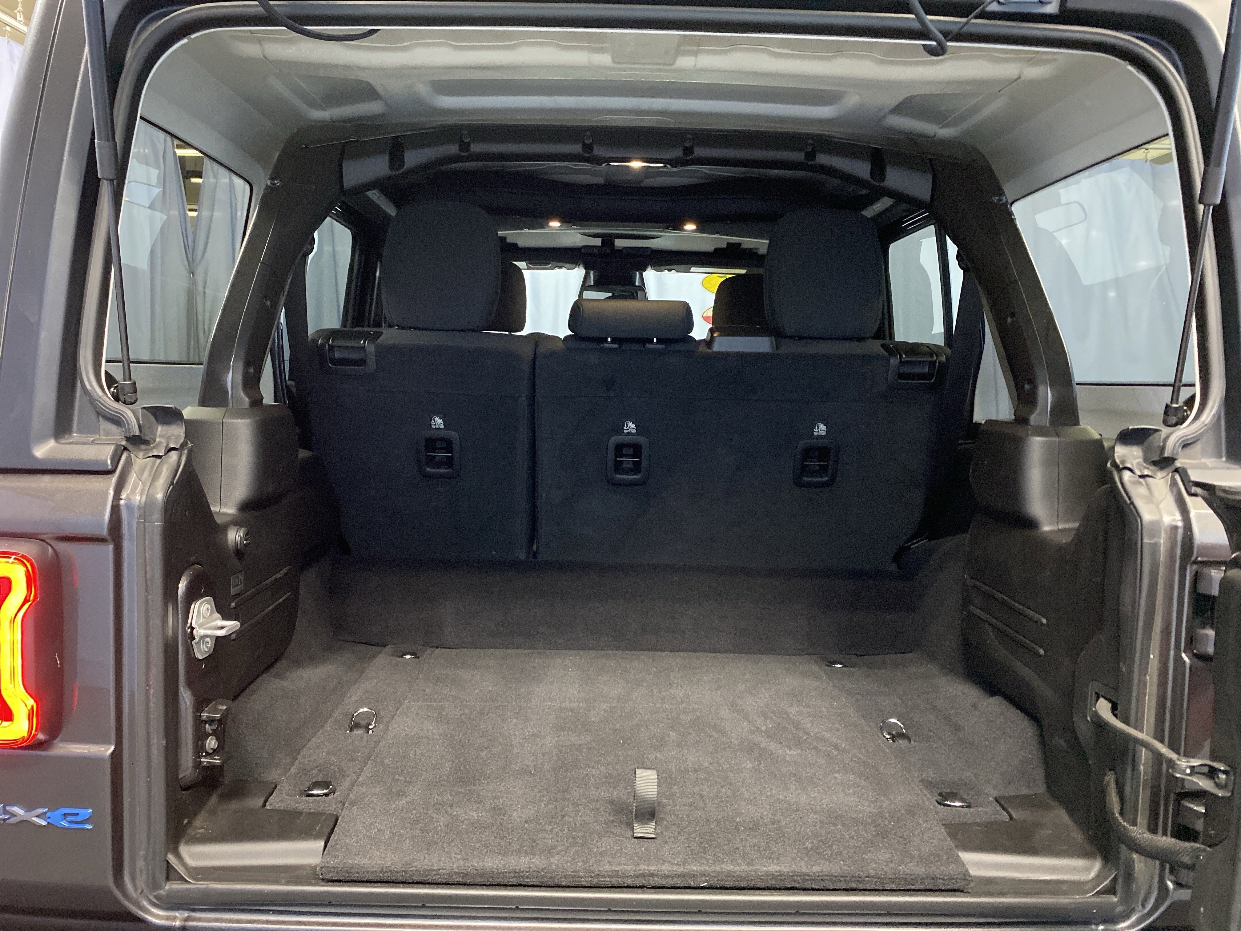 Certified 2025 Jeep Wrangler Unlimited Rubicon 4xe w/ Safety Group image 33