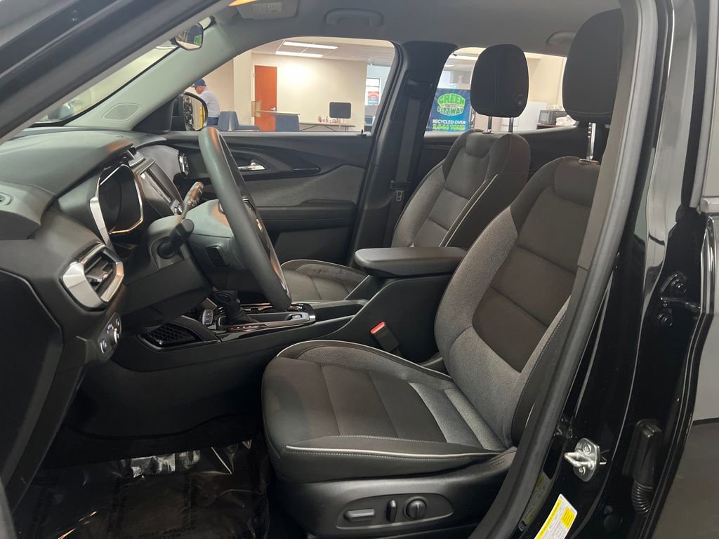 Used 2023 Chevrolet TrailBlazer LT image 11