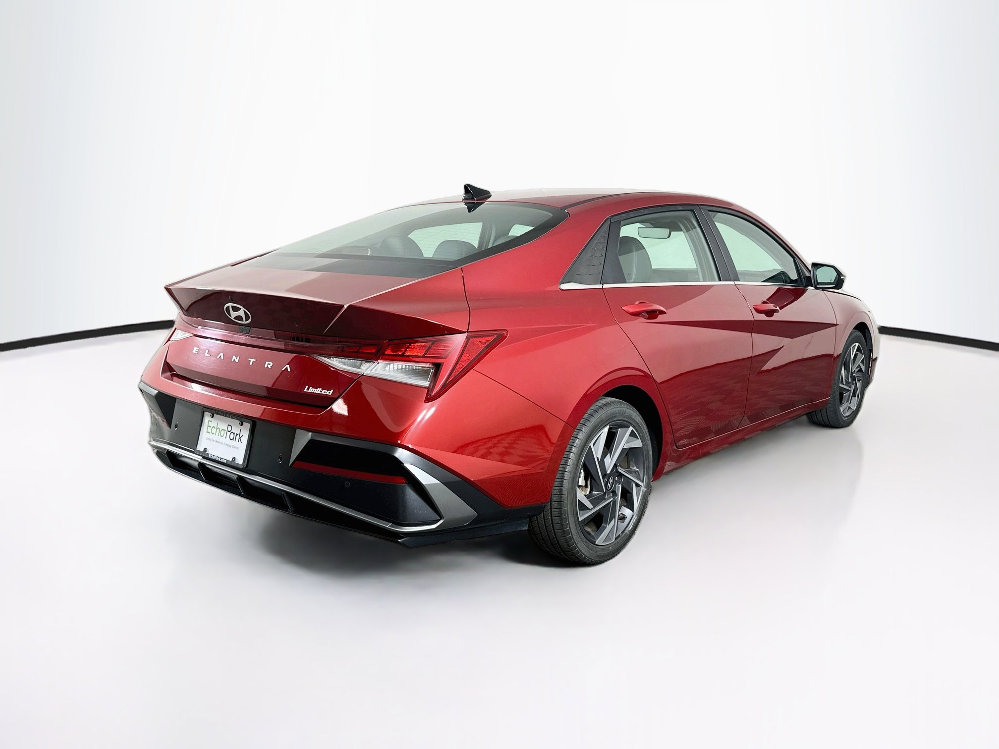 Used 2024 Hyundai Elantra Limited FWD image 9