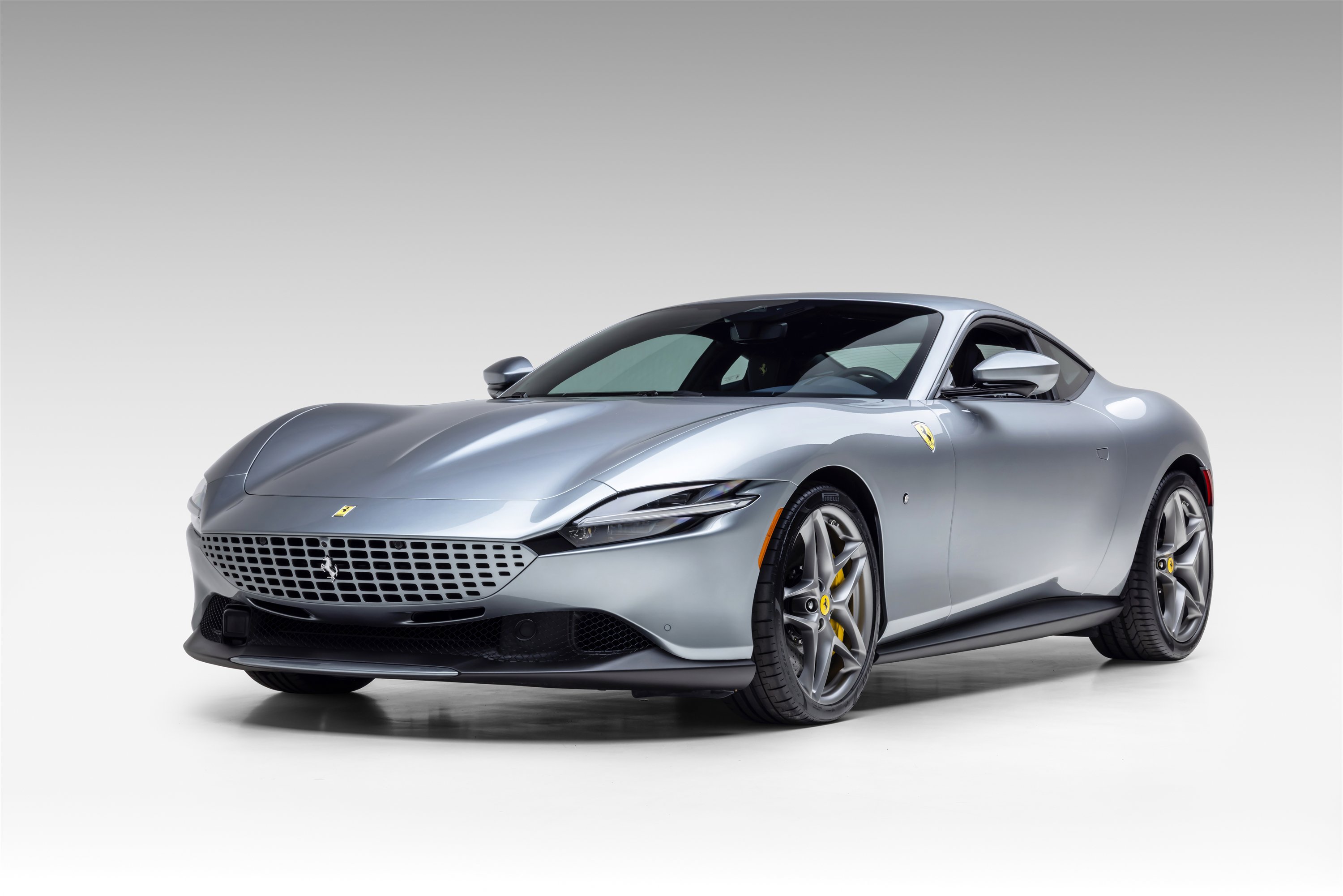 Used 2023 Ferrari Roma RWD image 3