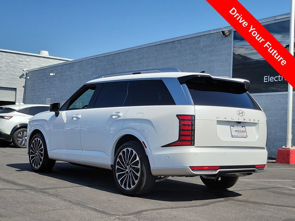 Used 2026 Hyundai Palisade Calligraphy FWD image 2