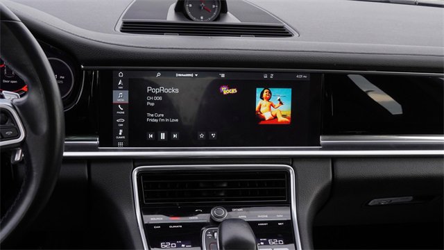 Used 2020 Porsche Panamera 4 image 17