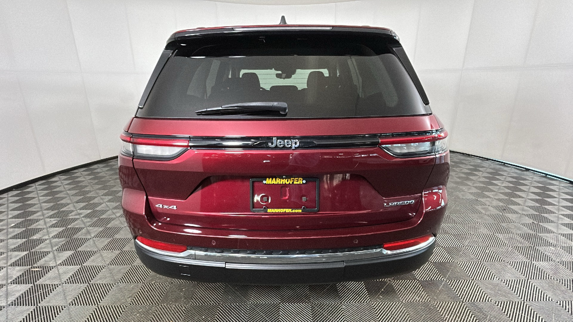 Used 2023 Jeep Grand Cherokee Laredo w/ Luxury Tech Group I AWD/4WD image 4