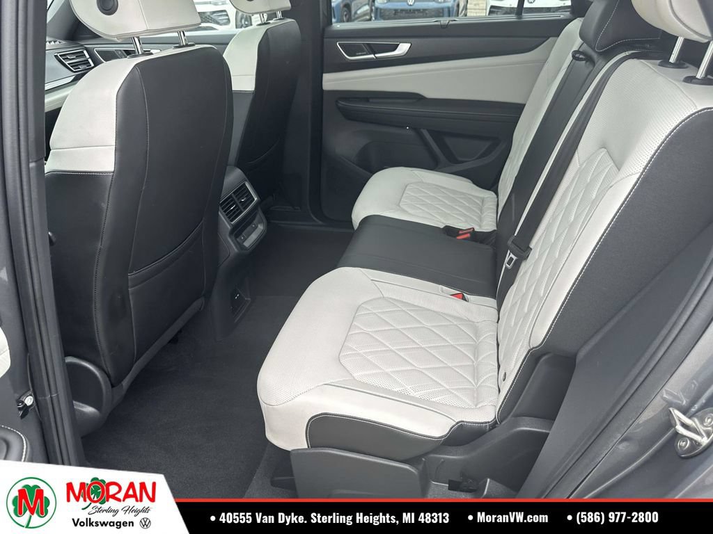 Certified 2024 Volkswagen Atlas Cross Sport SEL Premium R-Line AWD/4WD image 13