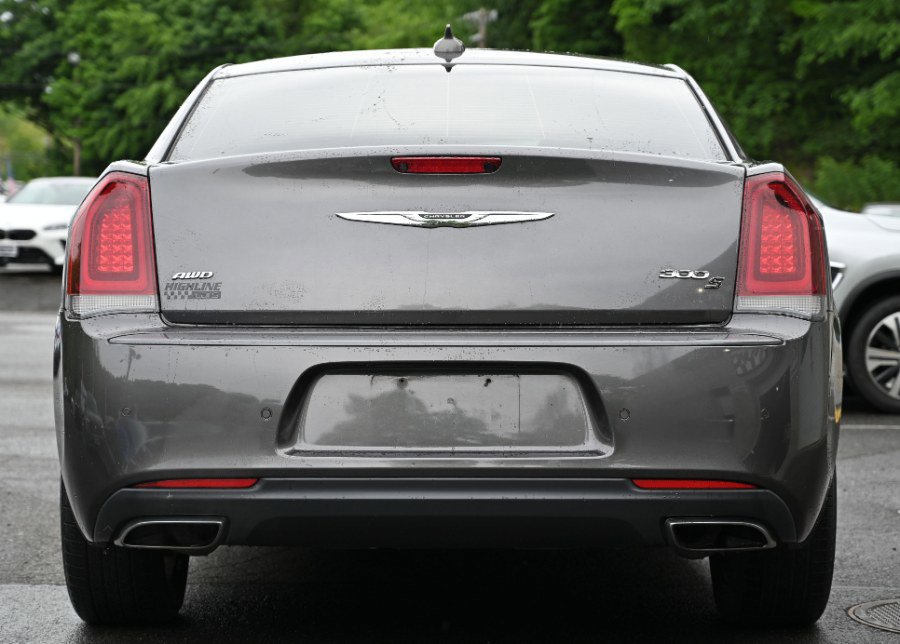 Used 2017 Chrysler 300 S w/ 300S Premium Group AWD/4WD image 7