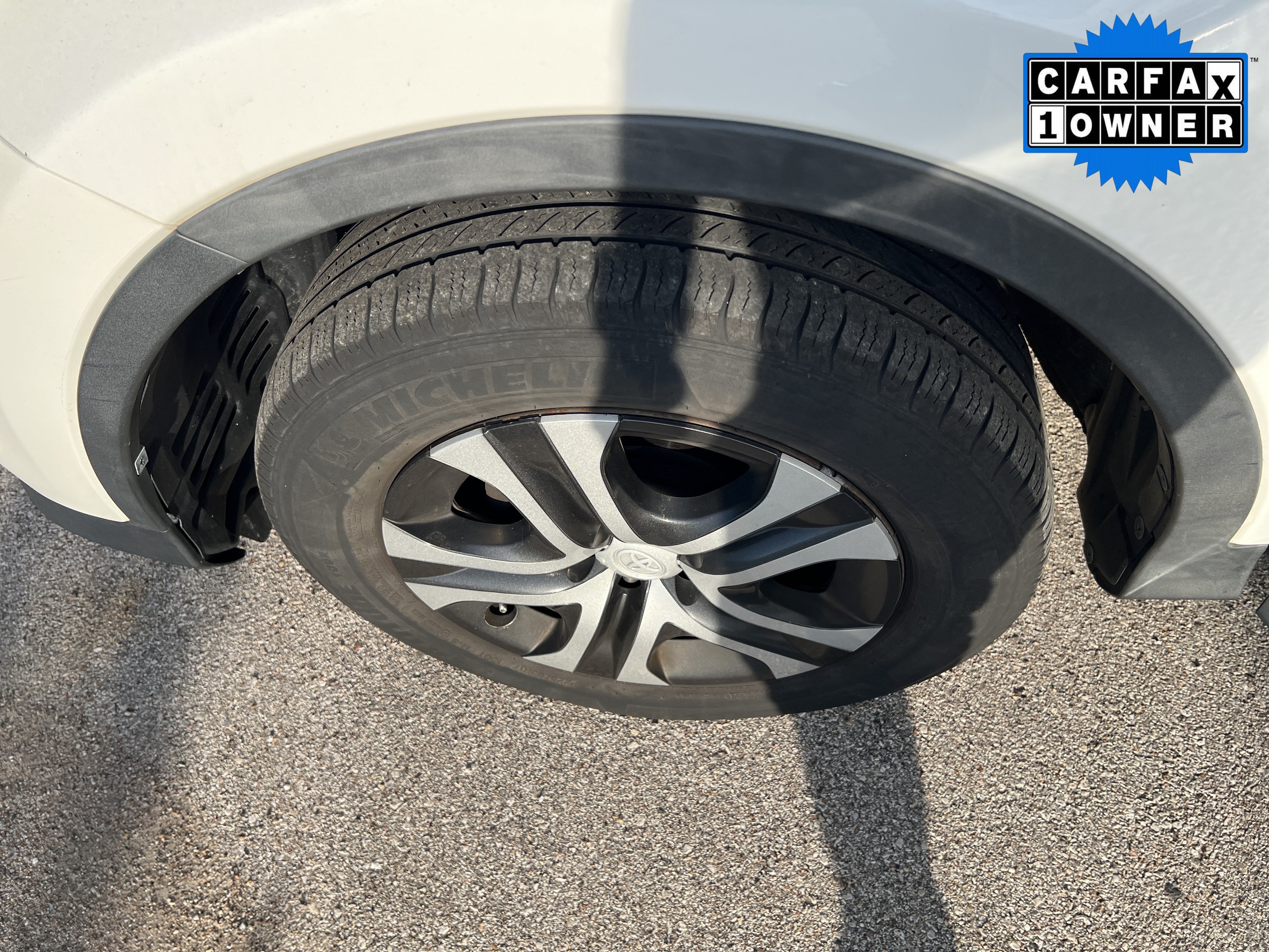 Used 2015 Toyota RAV4 LE AWD/4WD image 7