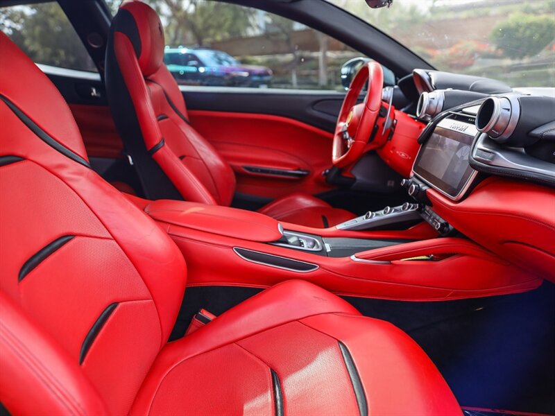 Used 2017 Ferrari GTC4Lusso AWD/4WD image 3