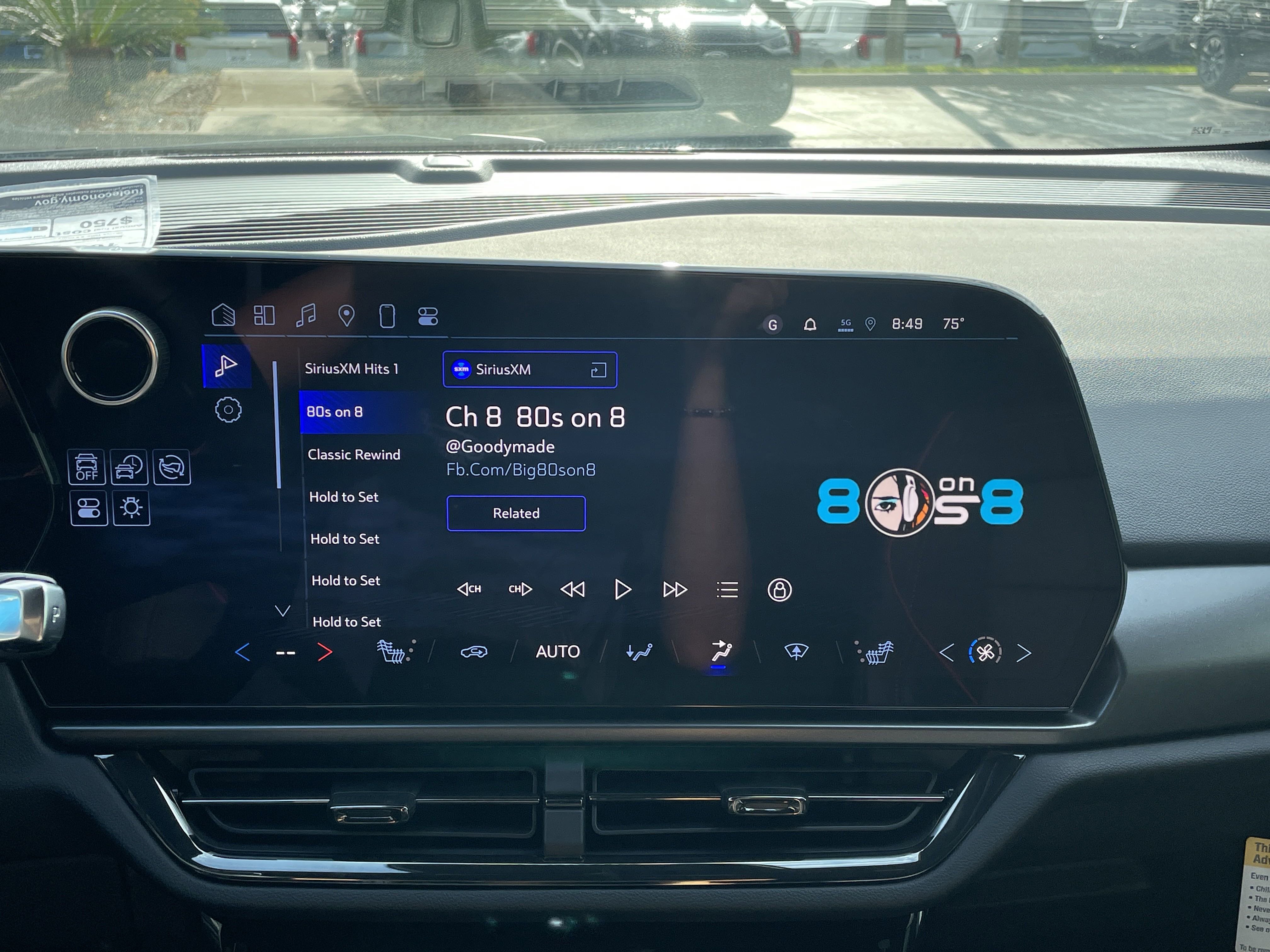 New 2025 Chevrolet Equinox EV RS image 32