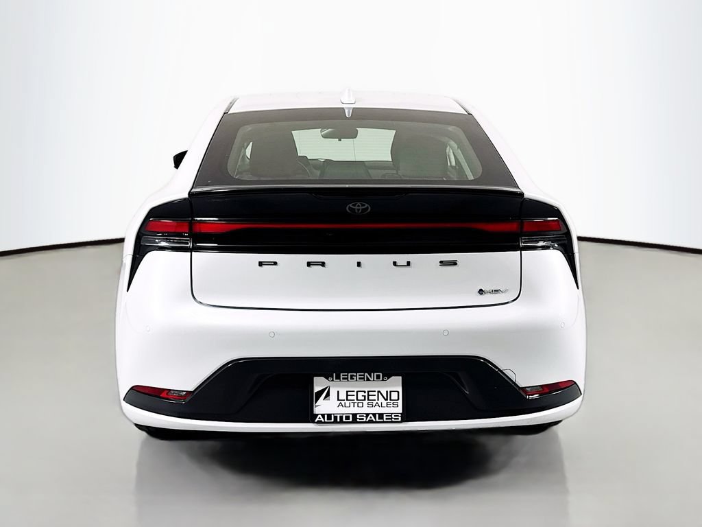 Used 2023 Toyota Prius LE FWD image 6