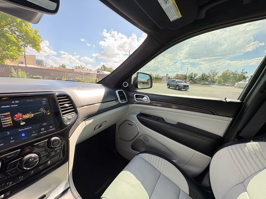 Used 2021 Jeep Grand Cherokee Trackhawk AWD/4WD image 32