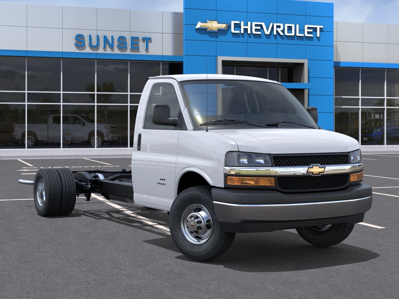 New 2026 Chevrolet Express 4500 w/ Power Convenience Package RWD image 7