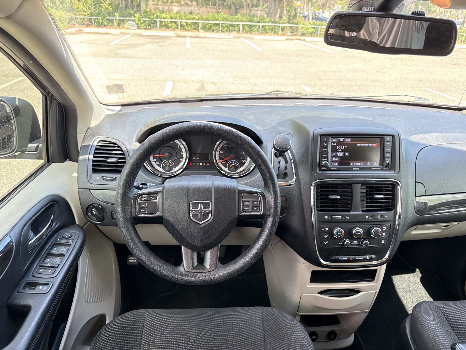 Used 2020 Dodge Grand Caravan SE w/ UConnect Hands-Free Group image 13