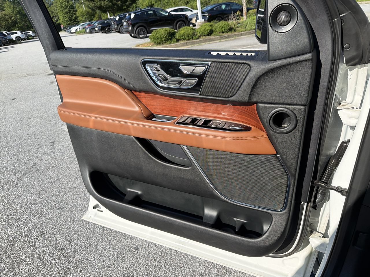 Used 2020 Lincoln Navigator Reserve AWD/4WD image 13