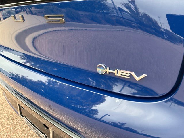 Used 2026 Toyota Prius XLE FWD image 9