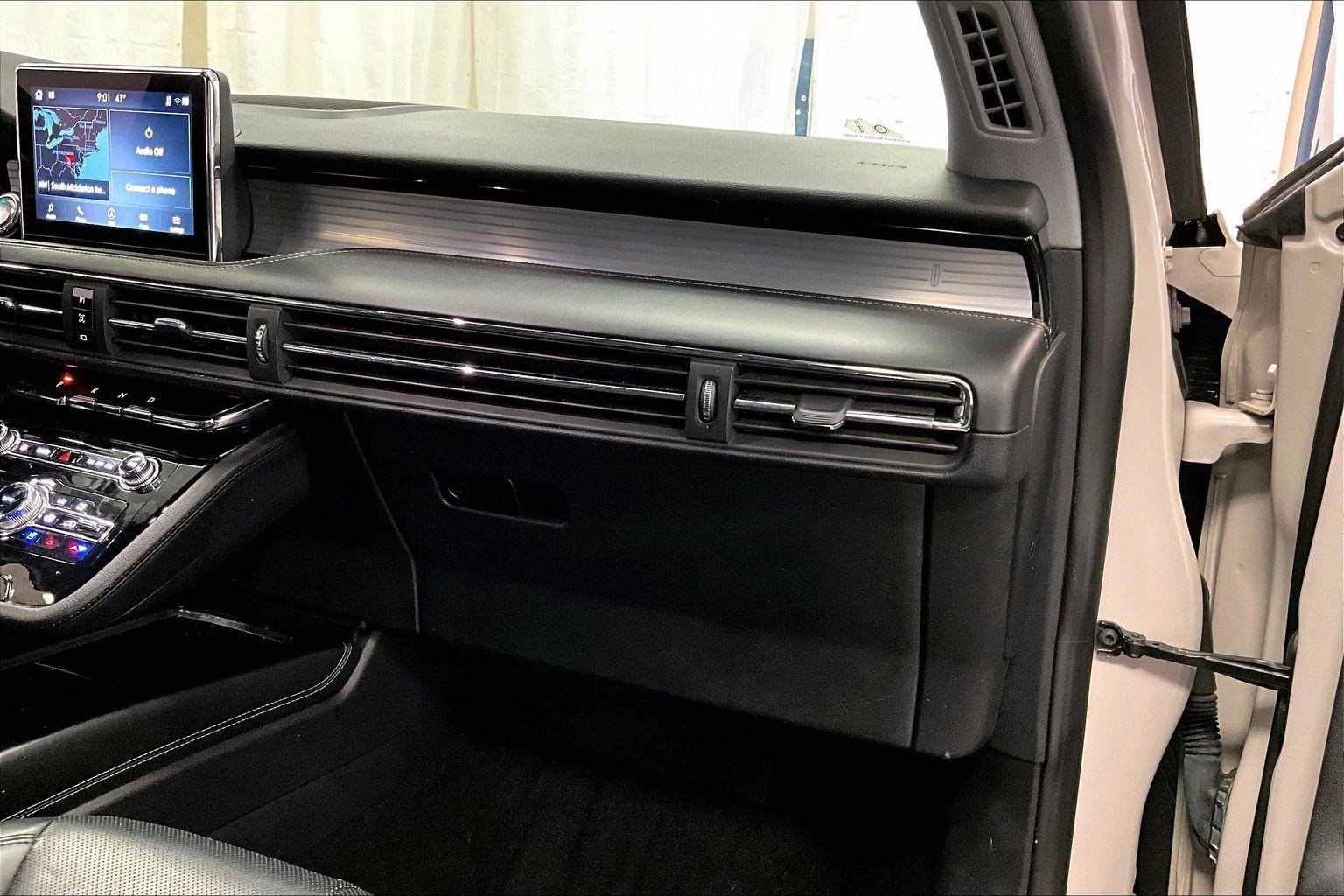 Used 2021 Lincoln Corsair AWD w/ Equipment Group 101A image 15