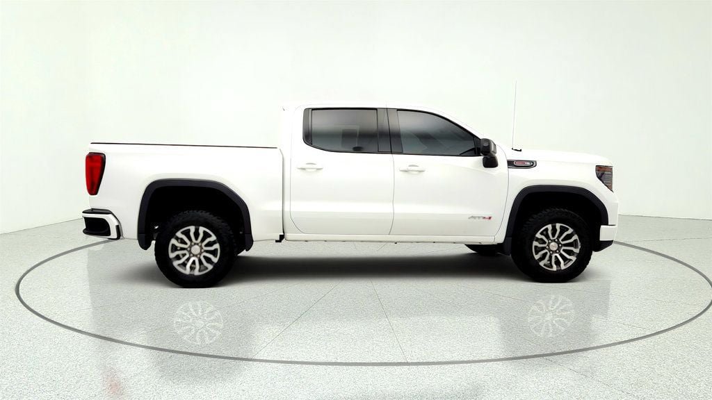 Used 2023 GMC Sierra 1500 AT4 w/ Technology Package AWD/4WD image 4
