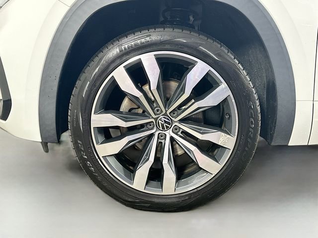 Used 2020 Volkswagen Atlas Cross Sport SEL R-Line image 31