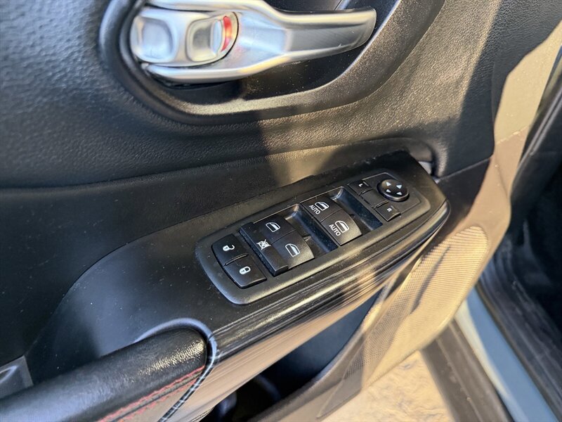 Used 2014 Jeep Cherokee Trailhawk w/ Leather Interior Group image 16