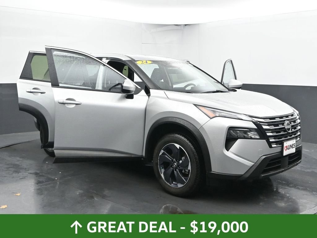 Used 2024 Nissan Rogue SV image 54