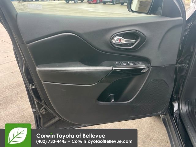 Used 2019 Jeep Cherokee Latitude Plus image 10