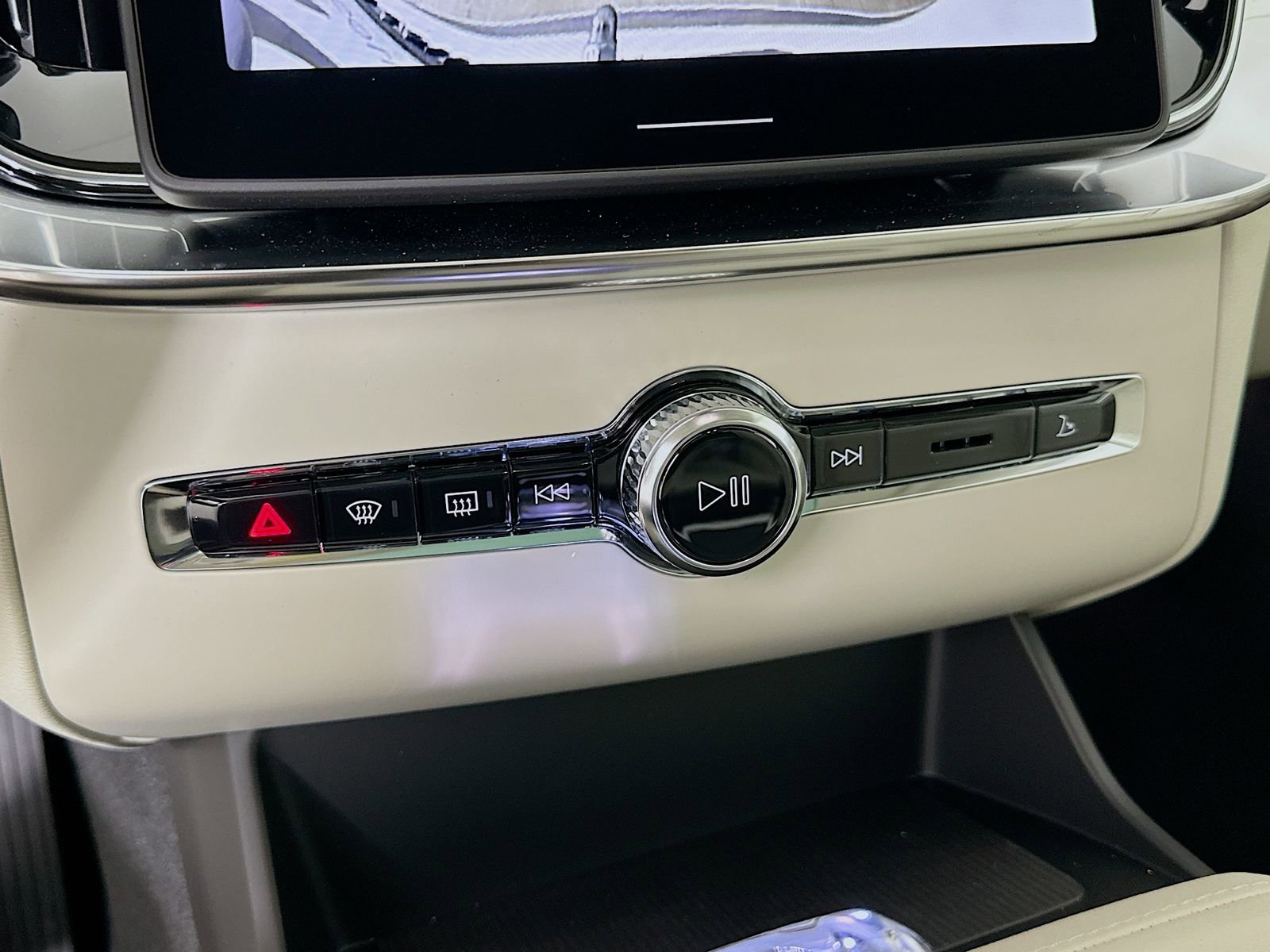 New 2026 Volvo XC90 B6 Ultra w/ Protection Package AWD/4WD image 26