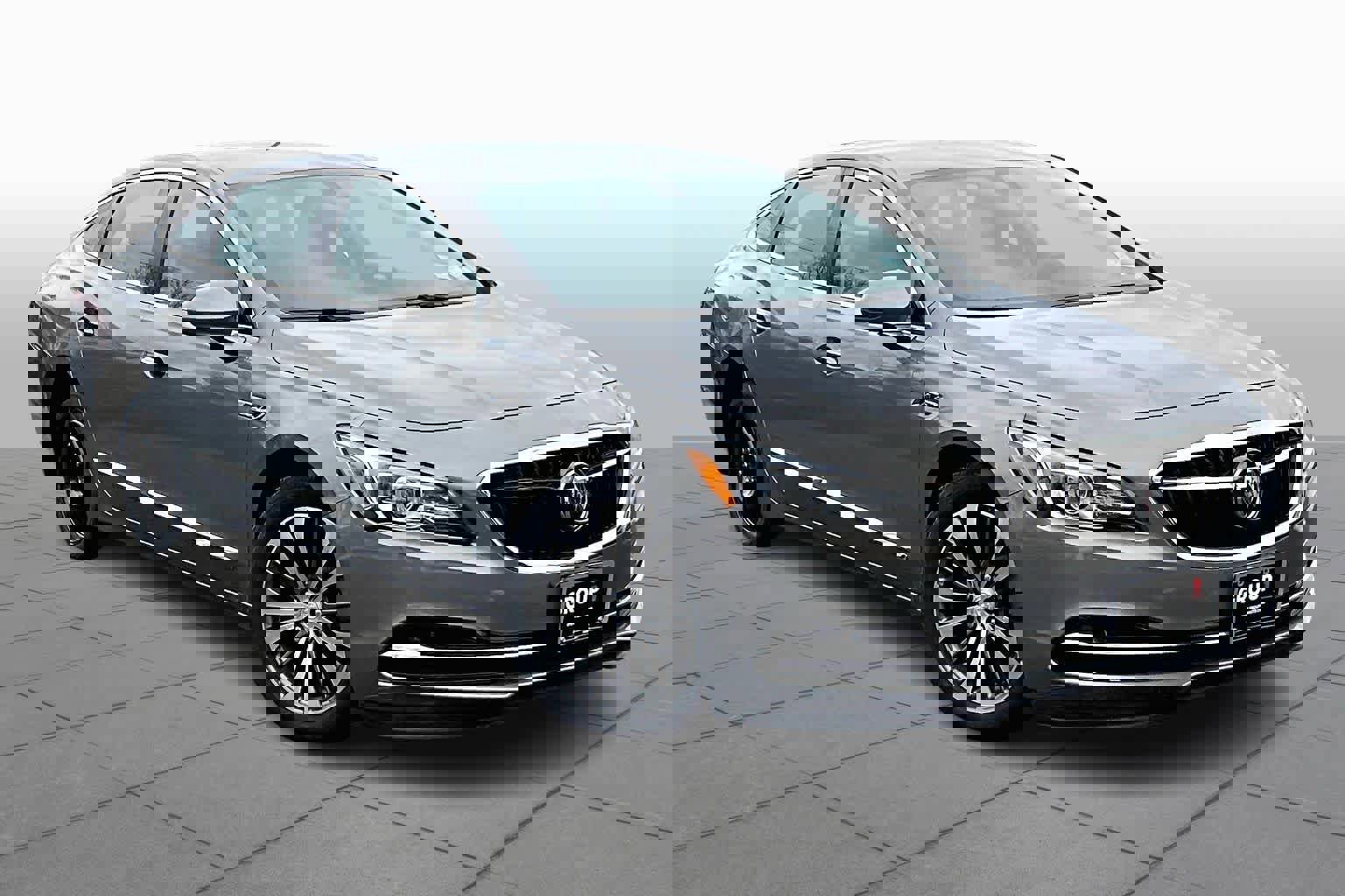 Used 2017 Buick LaCrosse Essence image 2