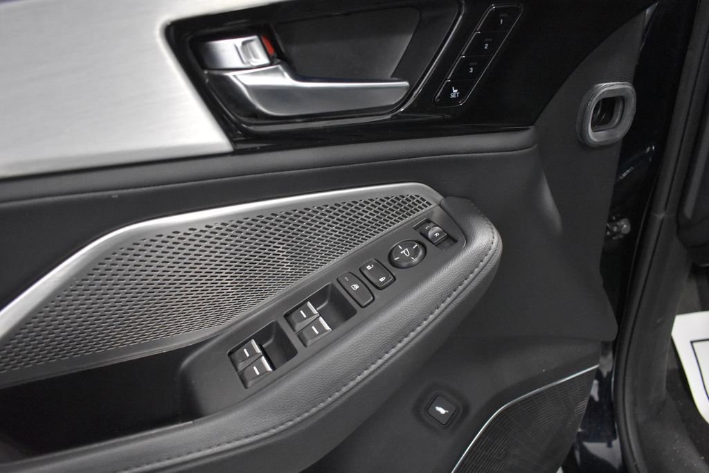 Used 2023 Acura MDX SH-AWD image 15