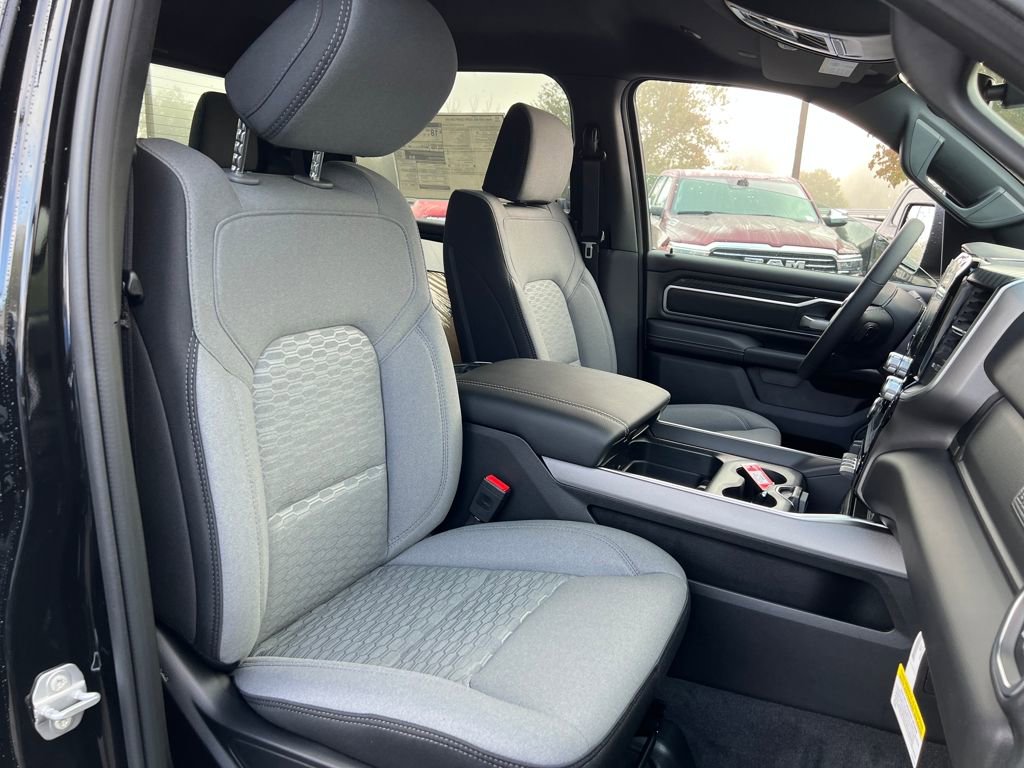New 2026 RAM 1500 4x4 Crew Cab image 21