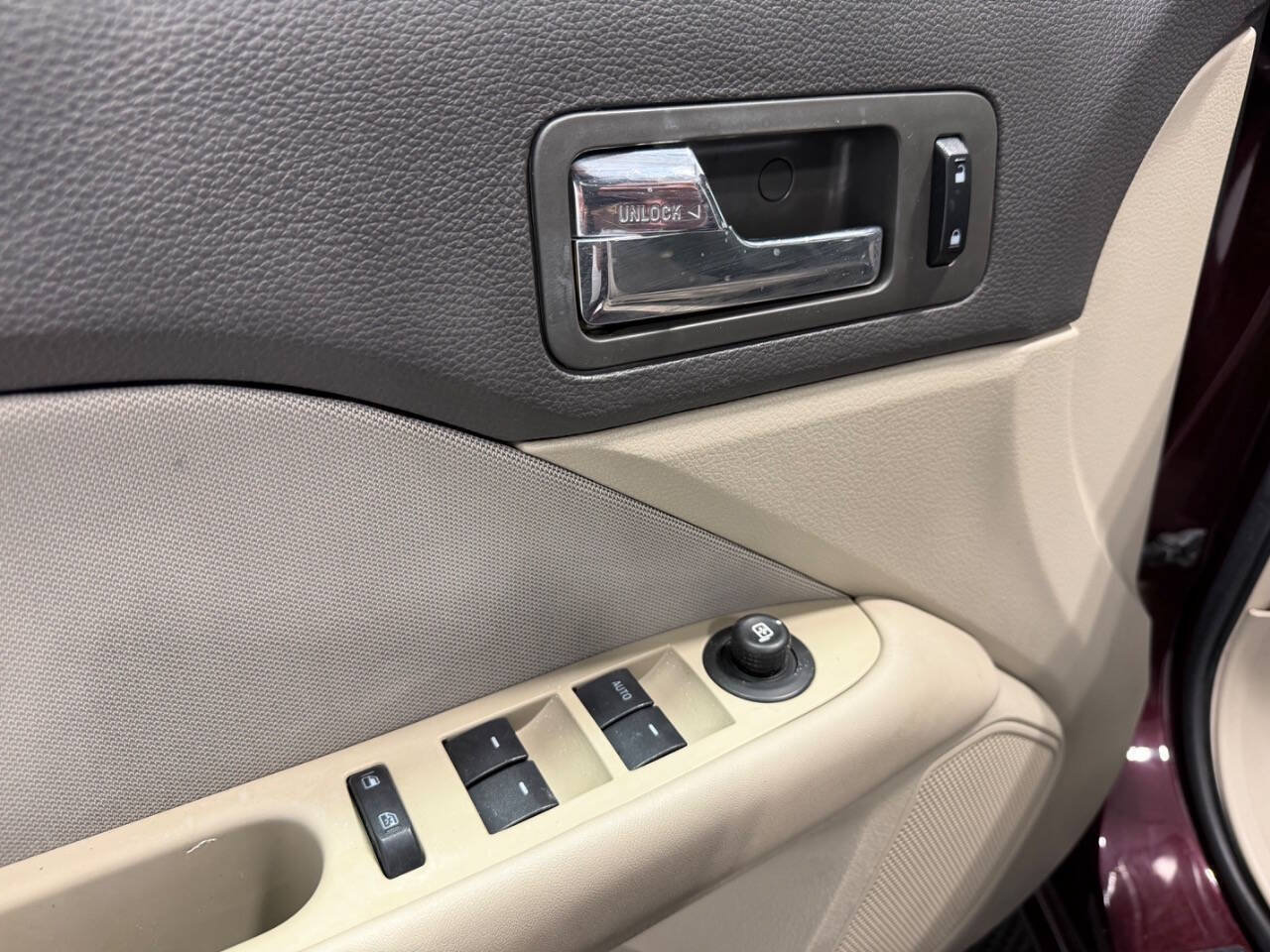 Used 2012 Ford Fusion SE FWD image 19