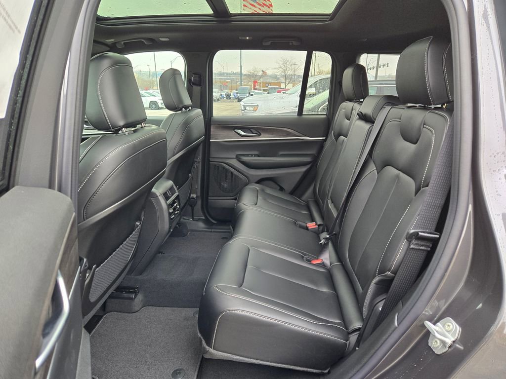 New 2025 Jeep Grand Cherokee Limited image 26