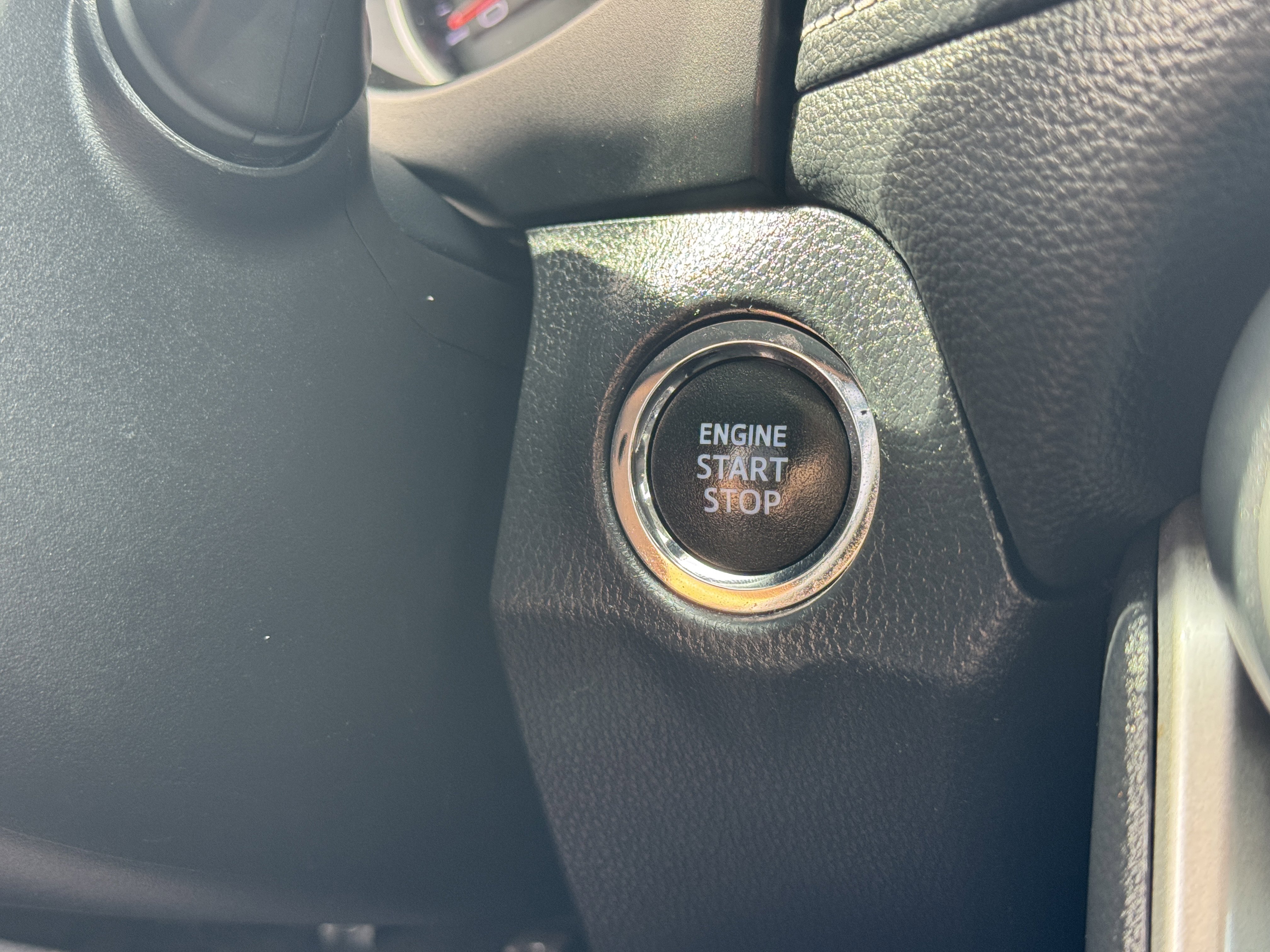 Used 2021 Toyota RAV4 XLE image 30