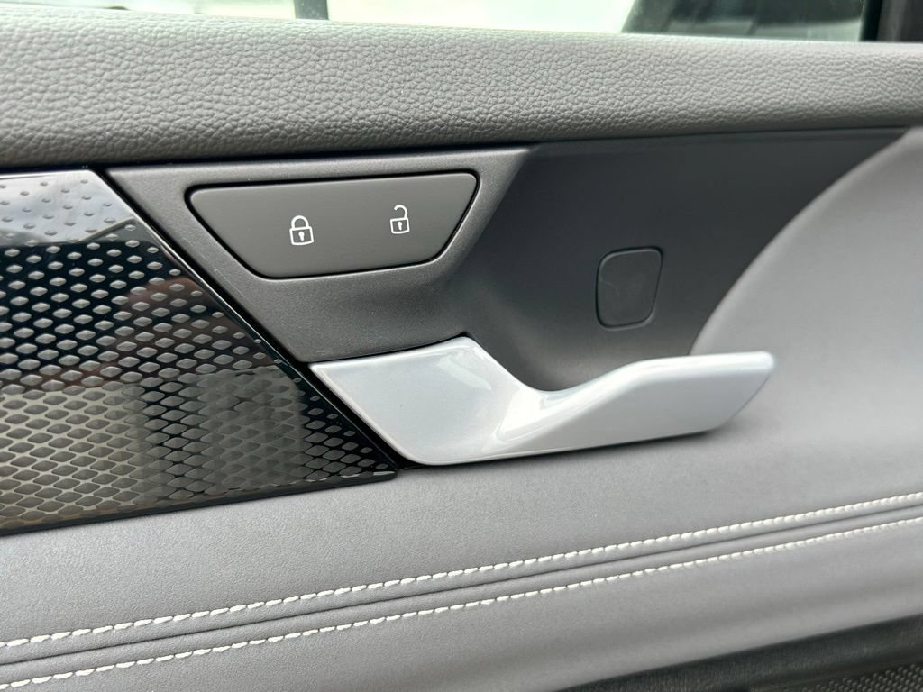 New 2026 Volkswagen Tiguan SE R-Line FWD image 21
