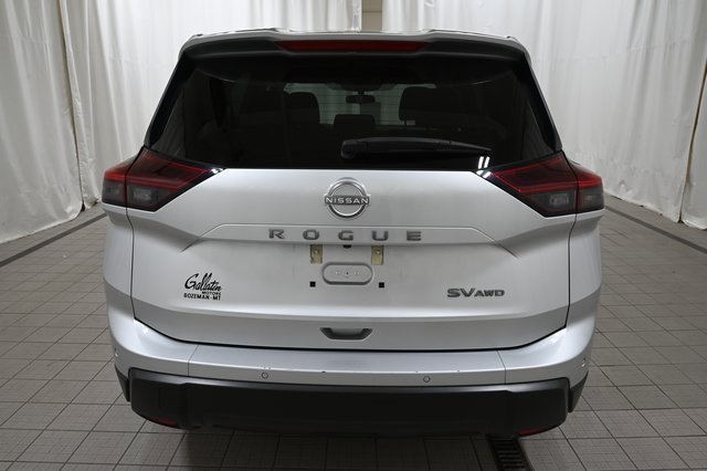 Used 2024 Nissan Rogue SV image 11