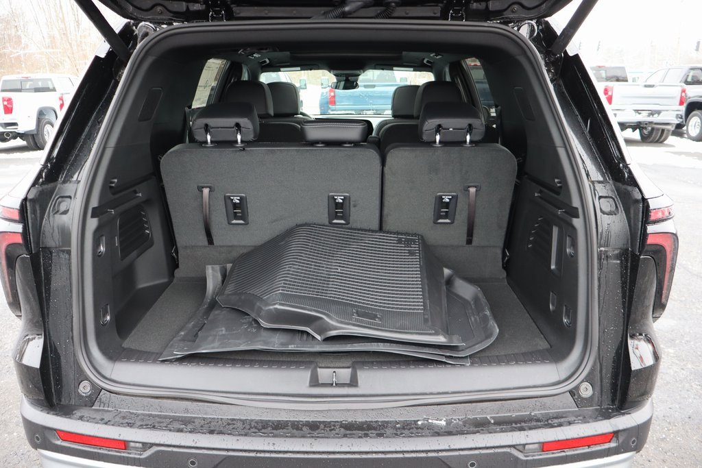 Used 2025 Chevrolet Traverse LT w/ Sun and Wheel Package image 25