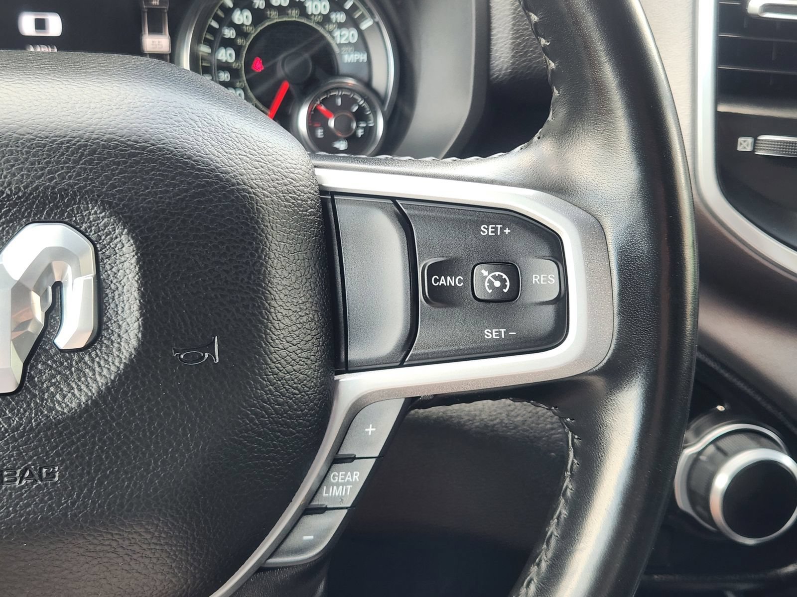 Used 2022 RAM 1500 Big Horn AWD/4WD image 32