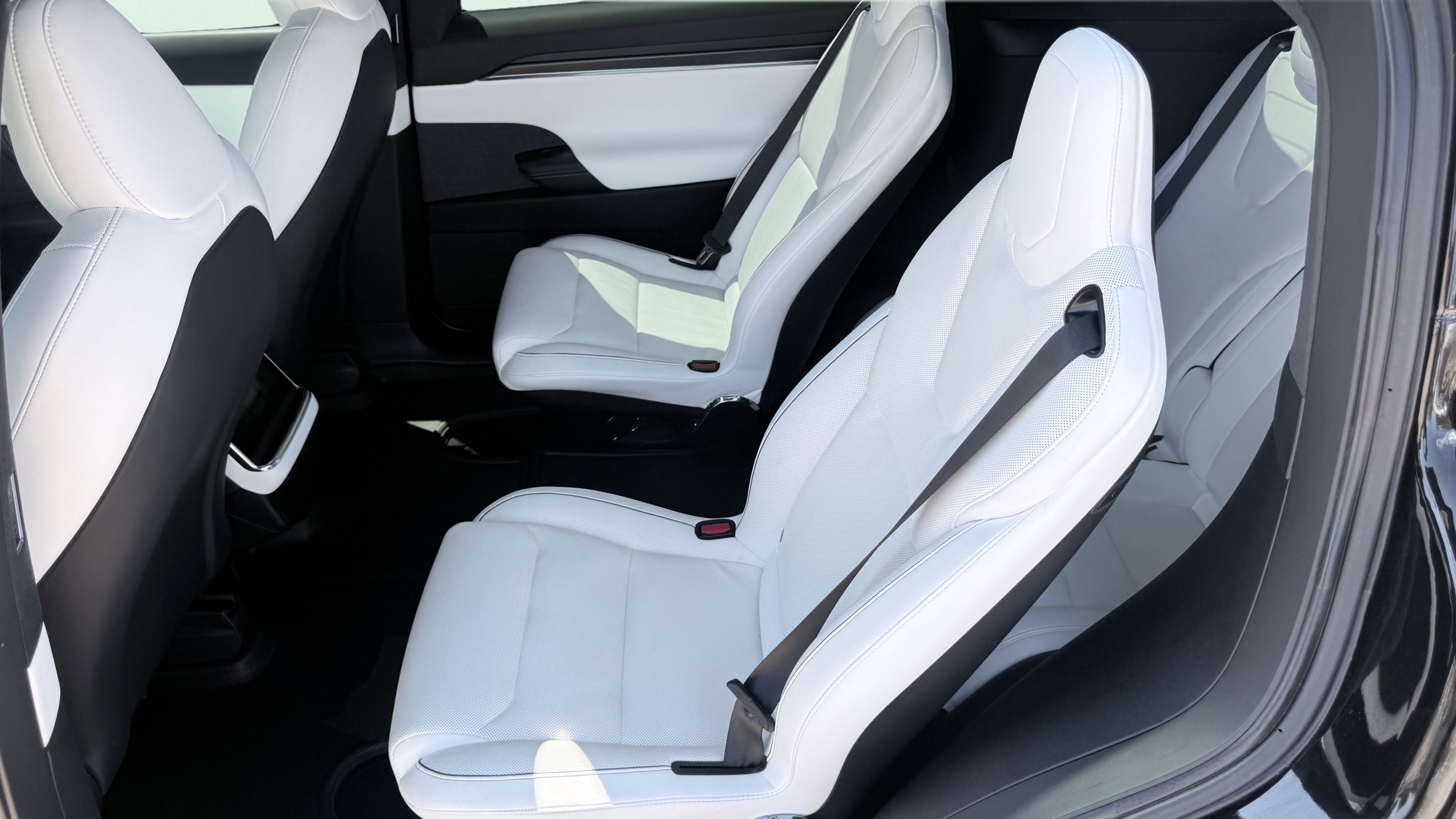 Used 2022 Tesla Model X Plaid AWD/4WD image 30