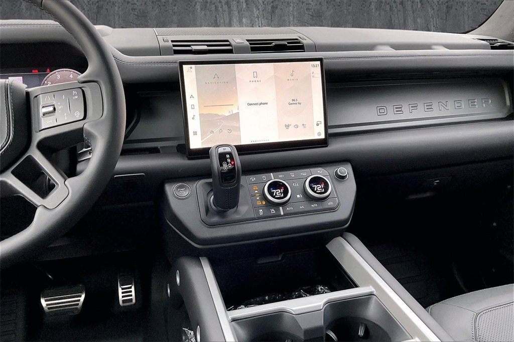 New 2025 Land Rover Defender 110 V8 image 6