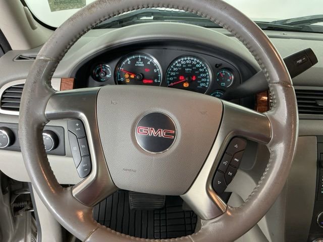 Used 2007 GMC Sierra 1500 SLT w/ Z71 Off-Road Package AWD/4WD image 14