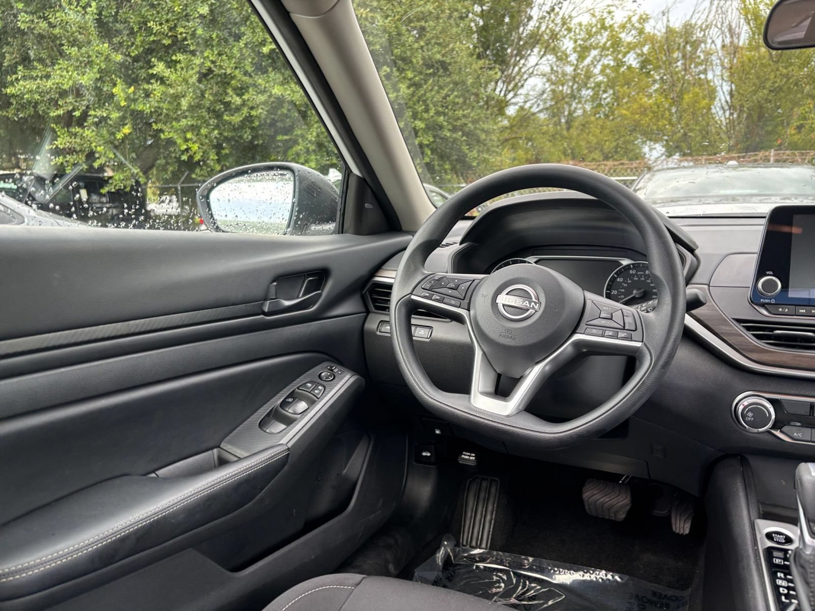 Used 2026 Nissan Altima 2.5 SV FWD image 34