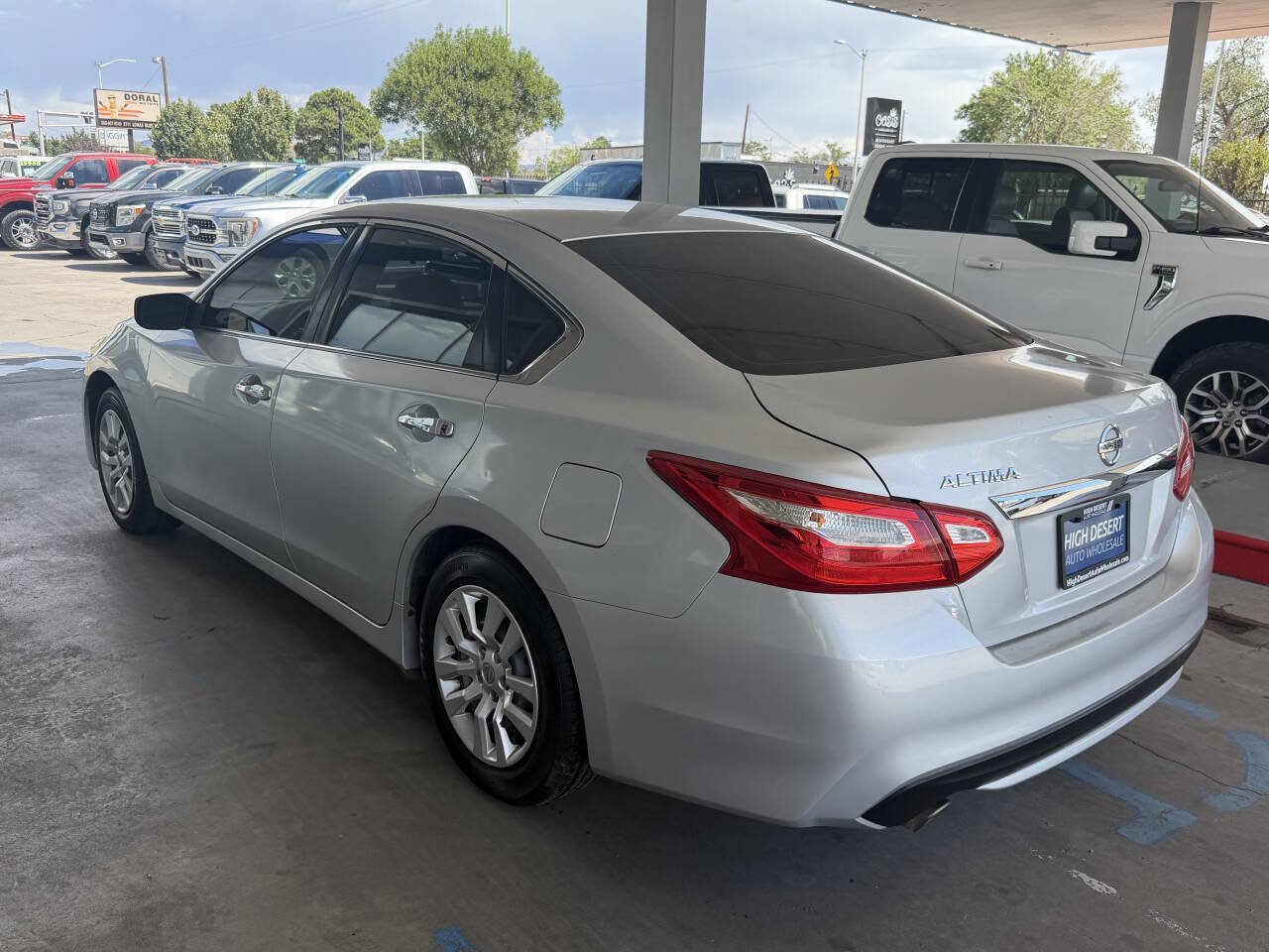 Used 2016 Nissan Altima 2.5 S w/ Power Driver Seat Package FWD image 4