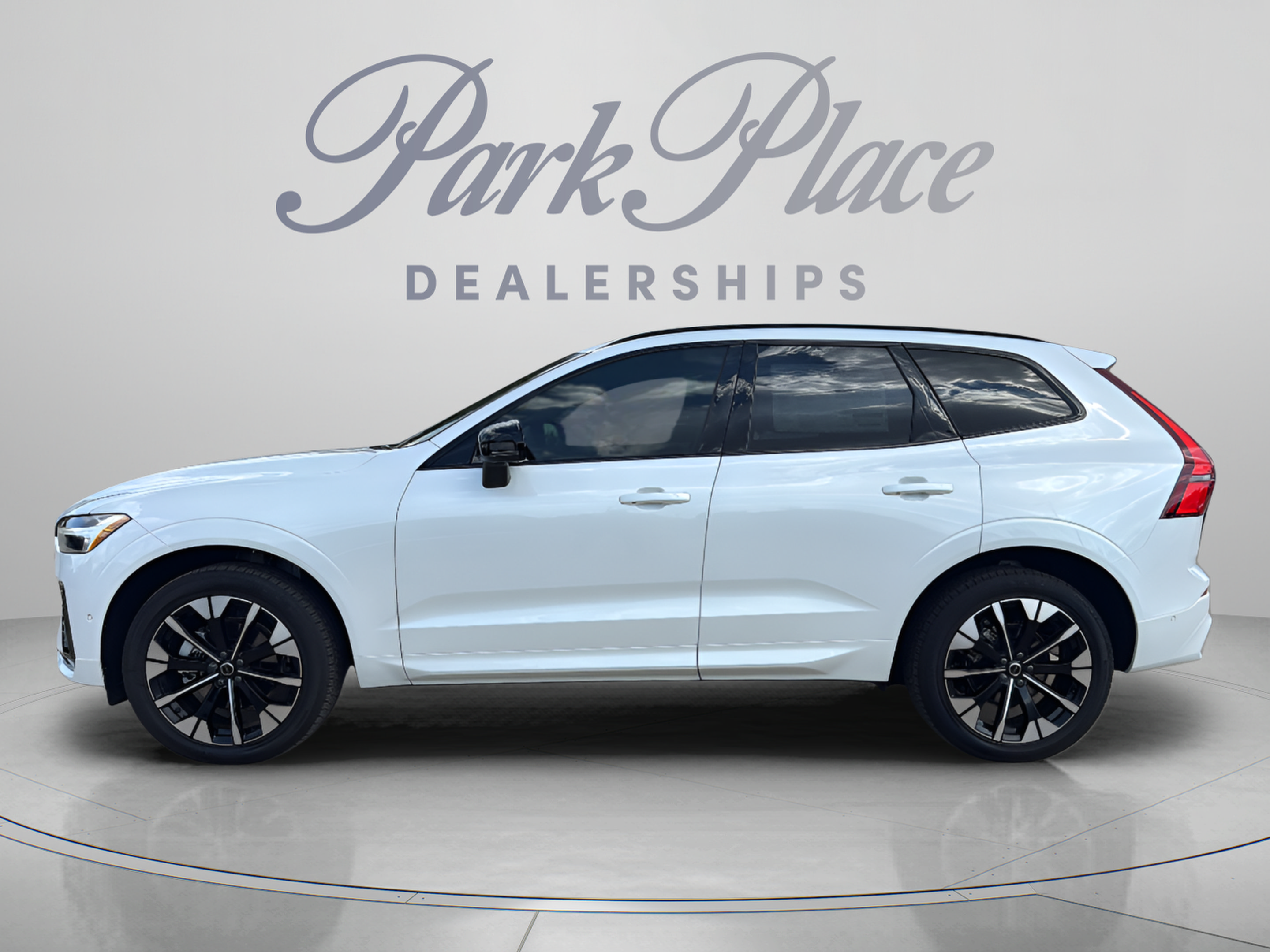 Used 2026 Volvo XC60 B5 Plus w/ Protection Package Premier AWD/4WD image 2