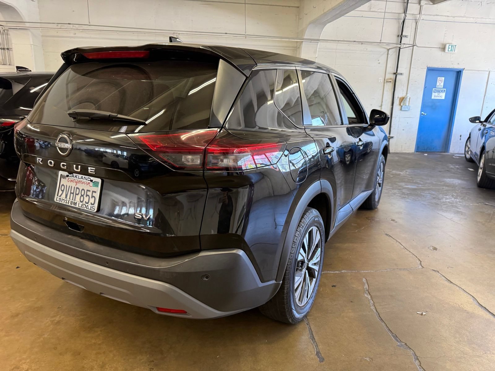 Used 2023 Nissan Rogue SV FWD image 5