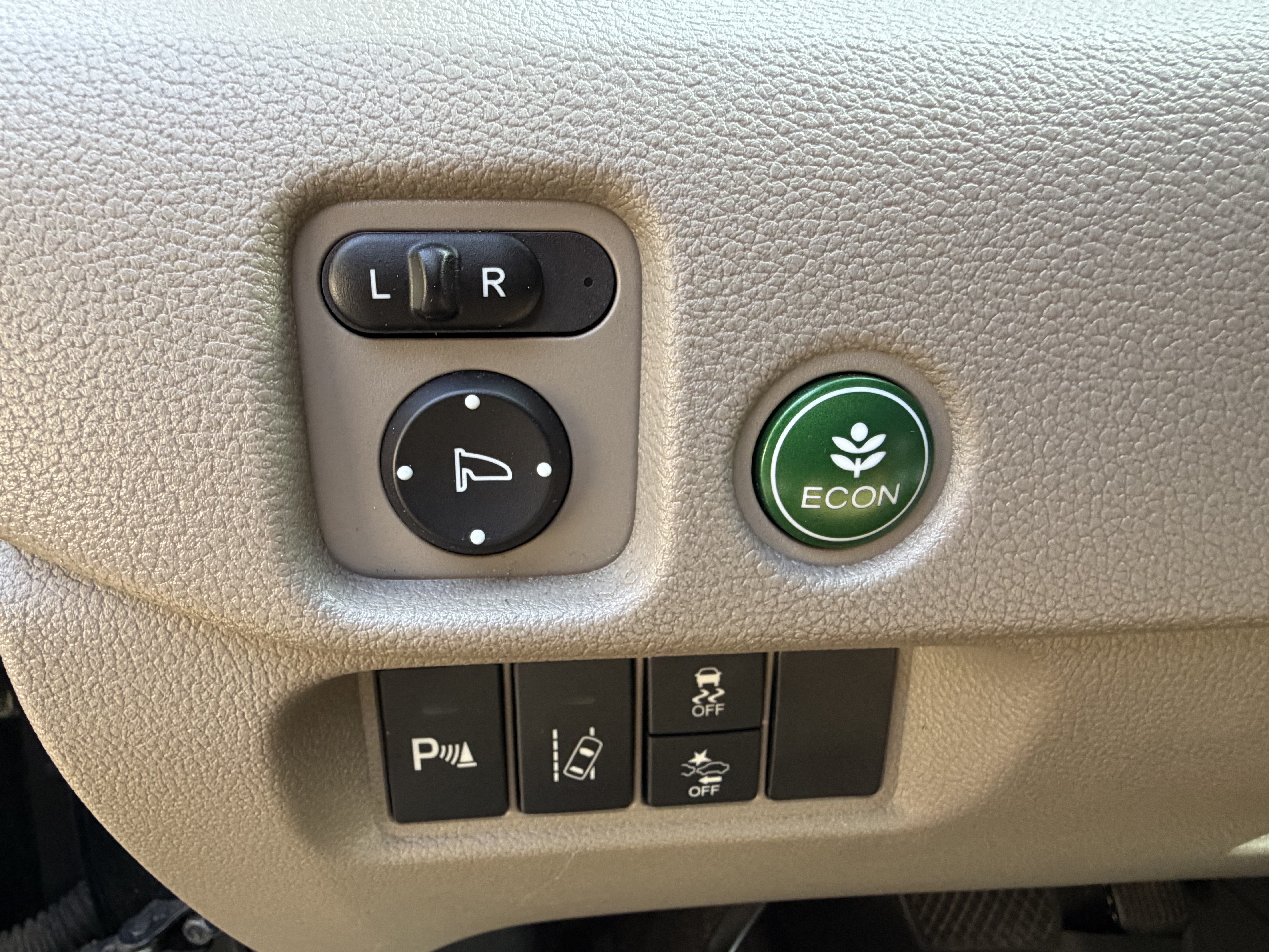 Used 2016 Honda Pilot Touring image 14