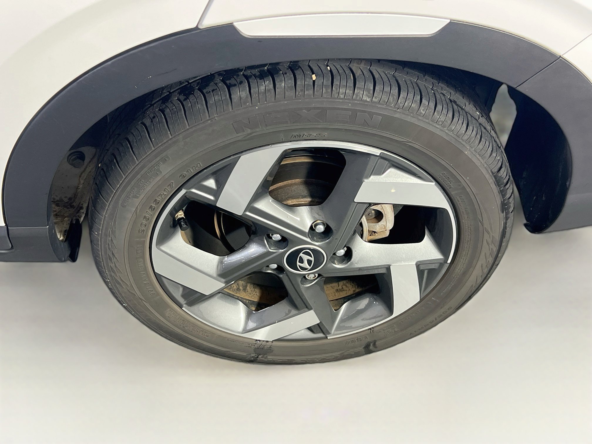 Used 2023 Hyundai Venue Limited FWD image 30