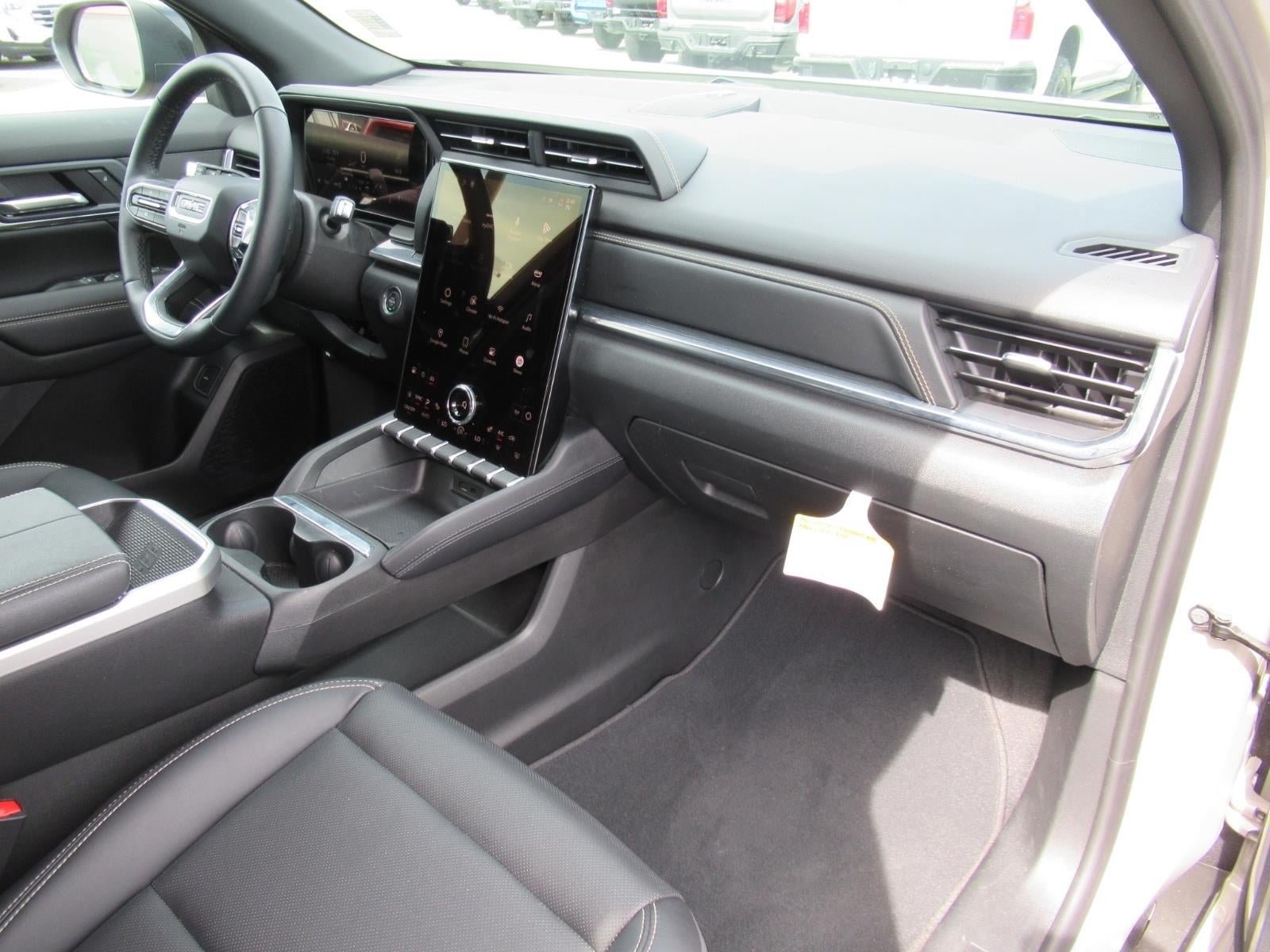 Used 2025 GMC Terrain Elevation w/ Elevation Premium Package AWD/4WD image 10