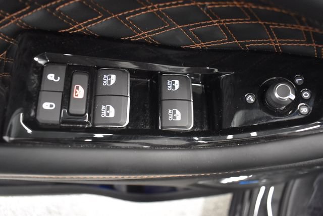 Used 2023 Jeep Grand Cherokee Summit w/ Advanced Protech Group IV AWD/4WD image 21