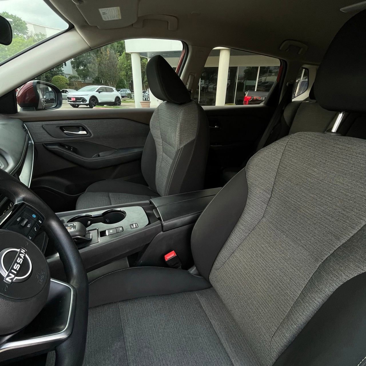Used 2023 Nissan Rogue SV FWD image 22