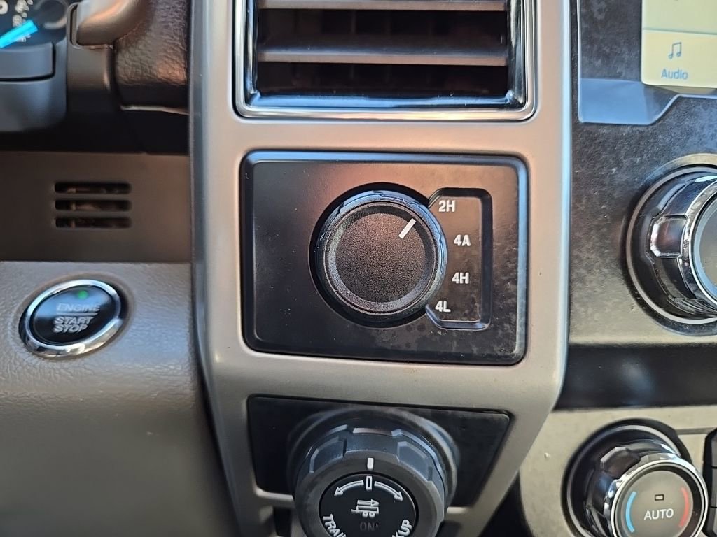 Used 2020 Ford F150 Lariat image 29