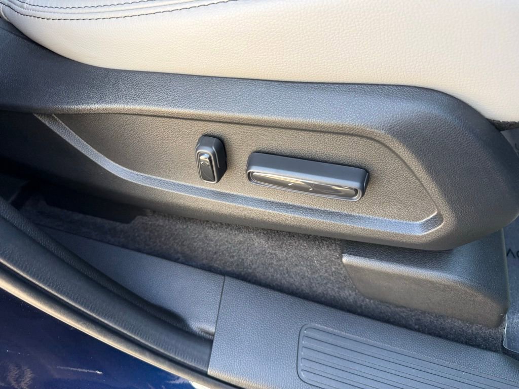 Used 2025 Honda Pilot Touring image 46